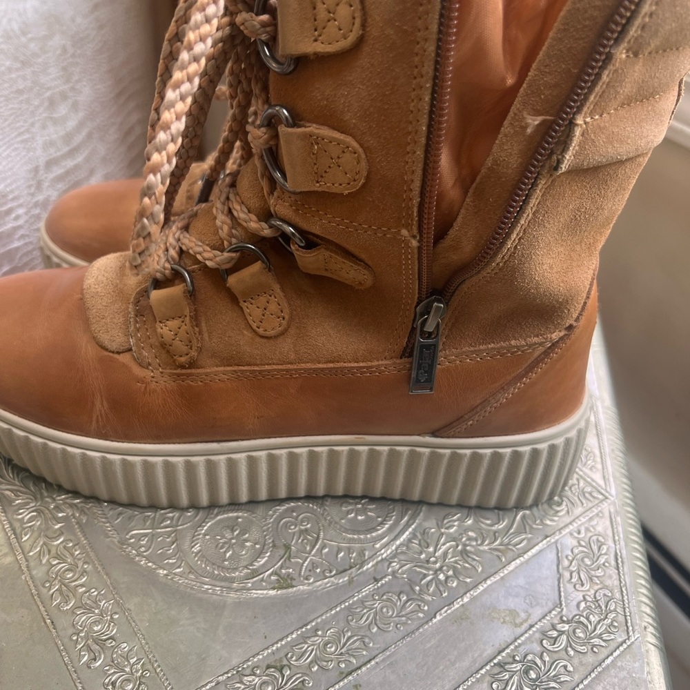 Virtually New Pajar Tan Leather Women's Boots.
. - Picture 4 of 9